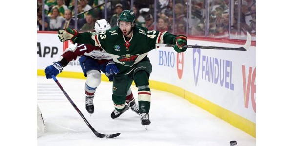 Quinn Hughes se nakonec rozhodl zůstat u Minnesota Wild